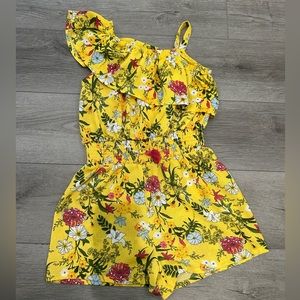 BCBG girls one shoulder romper size M7/8 fits 6-8 years old. EUC